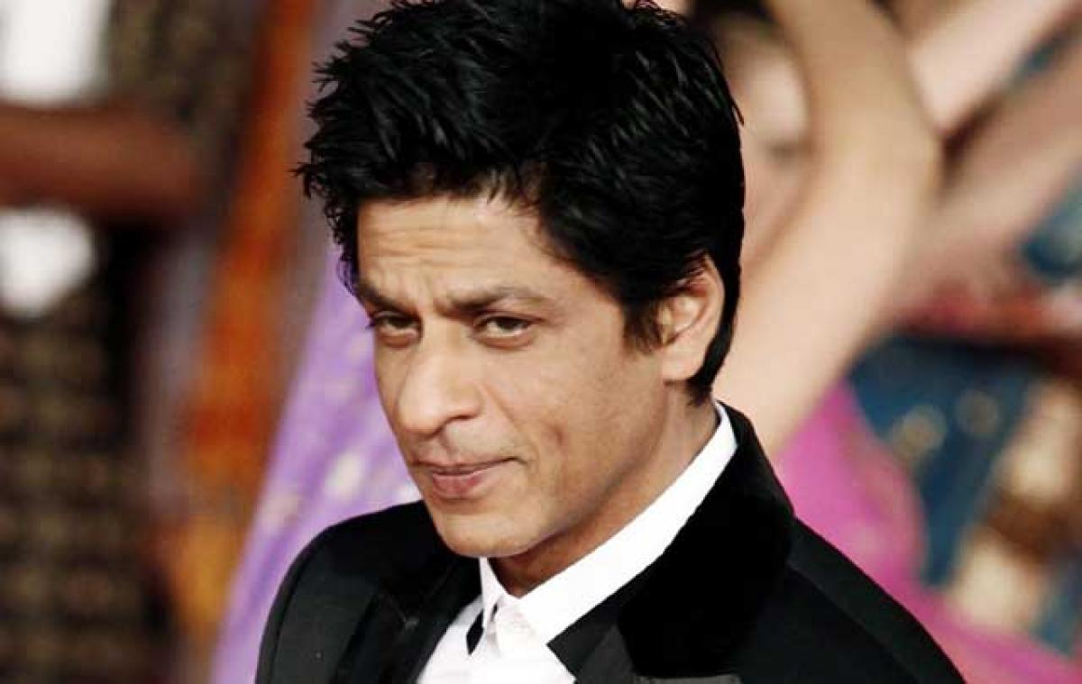 SRK, Priyanka named king and queen of social media